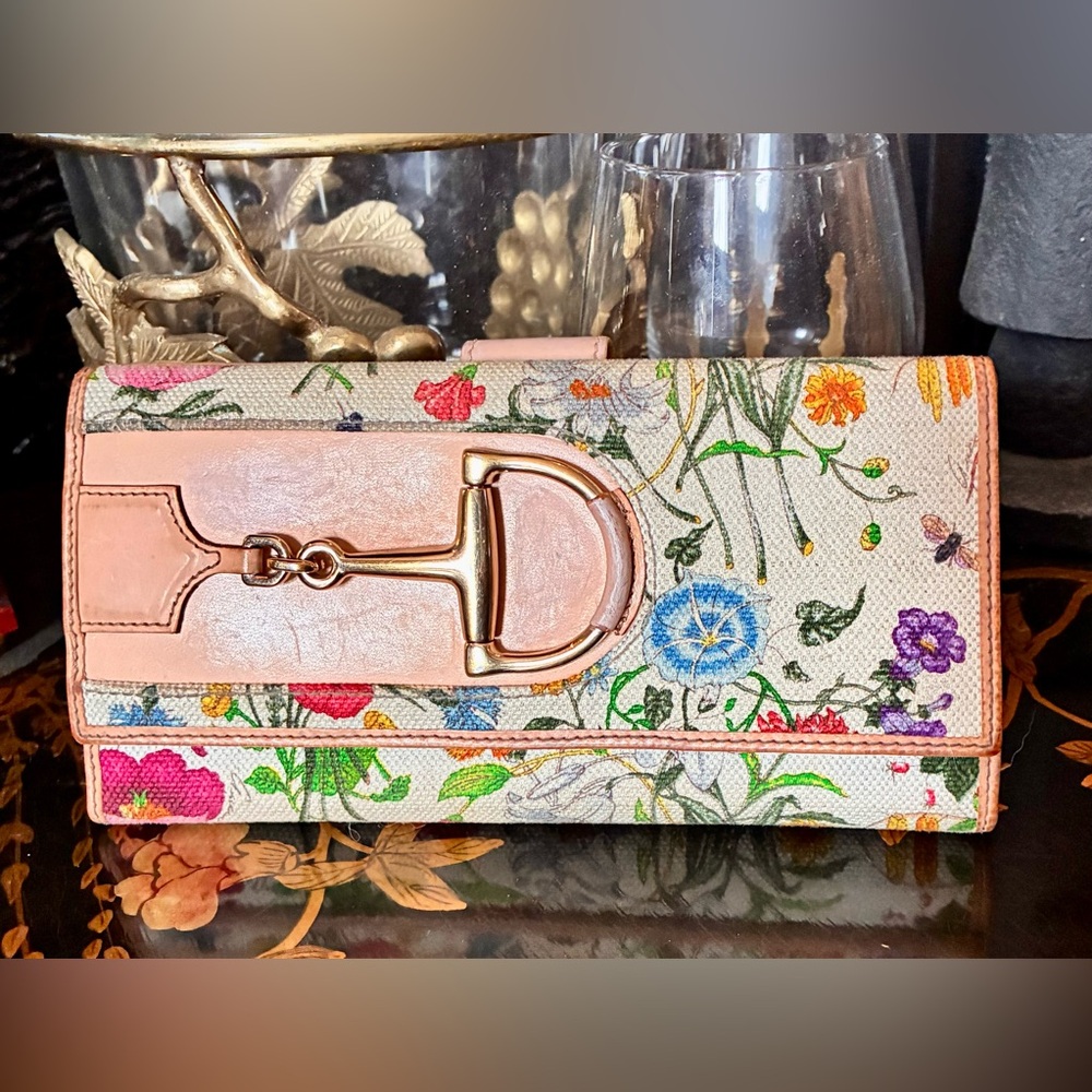Gucci 🌺🌸Floral Horsebit Continental Wallet So Cute 🥰